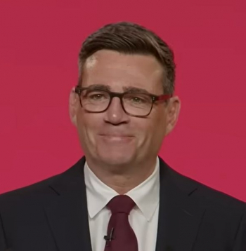 Lielbritānijas premjerministrs Endijs Bērnhems.