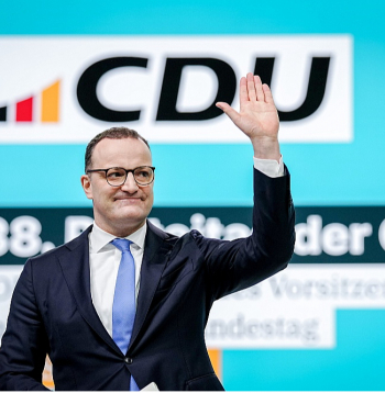 Jenss Špāns šā gada 21. februārī Štutgartē, kur notika kristīgo demokrātu kongress. Tā dalībnieki apstiprināja partijas iepriekšējo nostādni, ka surogācijas prakse Vācijā nav pieļaujama. Jenss Špāns šā gada 21. februārī Štutgartē, kur notika kristīgo demokrātu kongress. Tā dalībnieki apstiprināja partijas iepriekšējo nostādni, ka surogācijas prakse Vācijā nav pieļaujama.