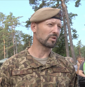 Ilmārs Rešņa, Nacionālo bruņoto spēku pārstāvis. Ilmārs Rešņa, Nacionālo bruņoto spēku pārstāvis.