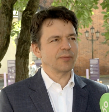 Edvīns Šņore, Iekšlietu ministrijas parlamentārais sekretārs.