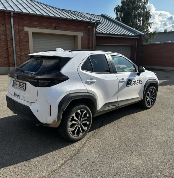Viltotais "Latvijas pasta" automobilis.