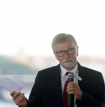 Zaļo un Zemnieku savienības (ZZS) valdes loceklis, Saeimas deputāts Jānis Dinevičs.