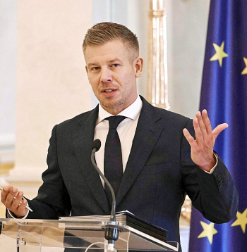 Ungārijas premjerministrs Pēters Maģars 3. augustā informēja medijus par valdības rīcību karstuma viļņa un enerģijas krīzes apstākļos.
