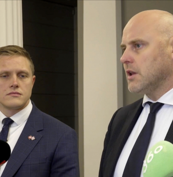Iekšlietu ministrs Jānis Dombrava un Ministru prezidents Andris Kulbergs.