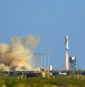 Kosmosa kuģa “New Shepard” pacelšanās.