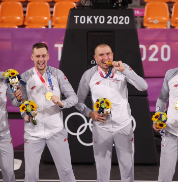 Pirmie 3x3 basketbola olimpiskie čempioni – Nauris Miezis, Kārlis Lasmanis, Edgars Krūmiņš un Agnis Čavars. 2020. gada Olimpiskajās spēlēs Tokijā – Latvijai zelts!