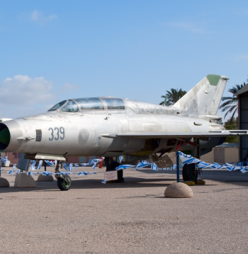 Vēsturiskais iznīcinātājs MiG-21 Izraēlas Gaisa spēku muzejā.