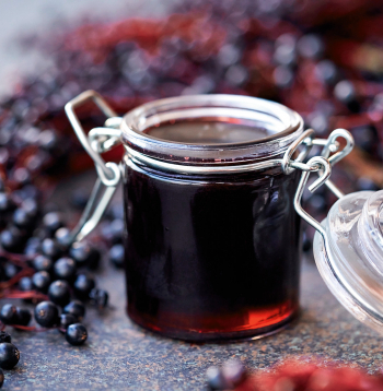 Plūškoka ogu sīrups.