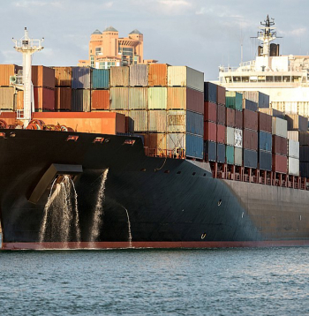 Notikumi Sarkanajā jūrā ietekmēs gan naftas, gan arī elektronikas, apģērbu, sporta un citu preču cenas Latvijas veikalos.