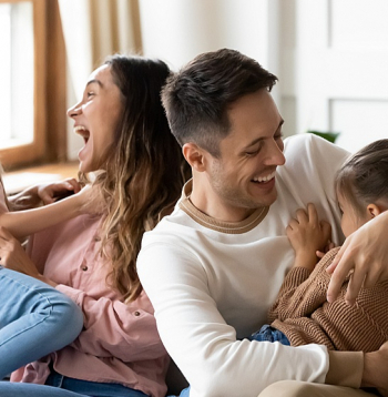 Latvijas iedzīvotāji pārsvarā ģimenē vēlas divus bērnus.