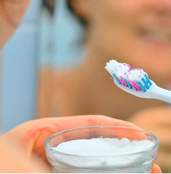 Lai zobi būtu baltāki, zobu pastai pievieno sodu.
