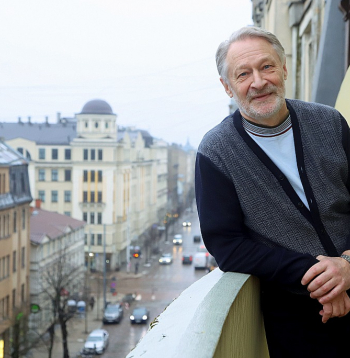 Dmitrijs Oreškins: "Vienalga, vai Putina vietā ierodas sliktāks, jaunāks, bet, lai cik briesmīgi būtu iedomāties, tā ir tikai pusbēda. Lieta tāda, ka postputiniskai Krievijai nav legālu izeju mierīgā ceļā no politiskās krīzes."