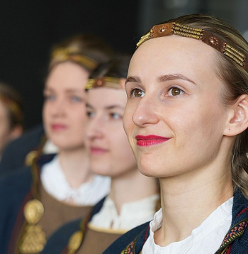 Jauniešu koris "Balsis" ir viens no labākajiem amatieru koriem Latvijā, kurš var lepoties ar uzvarām starptautiskos konkursos. Attēlā: uzstājoties 2023. gadā.