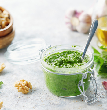 Nātru pesto.