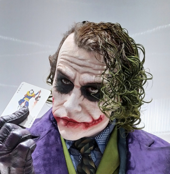 Džokers ("Tumšais bruņinieks").