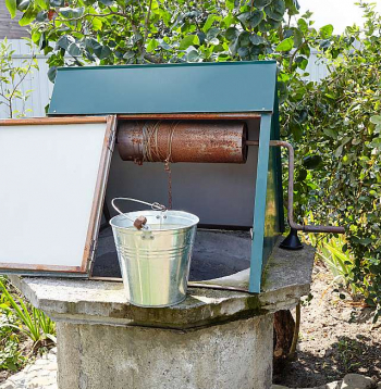 Daudzi tradicionāli un ekoloģiski noskaņoti indivīdi uzskata, ka tieši akas ūdens ir "dzīvāks", nekā no caurulēm nākošais. Citi slavē dziļurbumu. Cik cilvēku, tik gaumju.