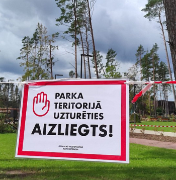 Patlaban drošības apsvērumu dēļ Kauguru parkā ir aizliegts uzturēties.