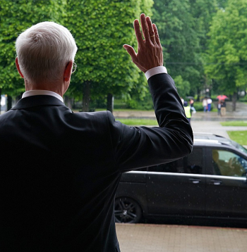 Krišjānis Kariņš politikā darbojies 22 gadus un tagad pauž uzskatu, ka politikā ir jāveicina paaudžu maiņa: "Ir jāļauj nākamajiem nākt vietā."