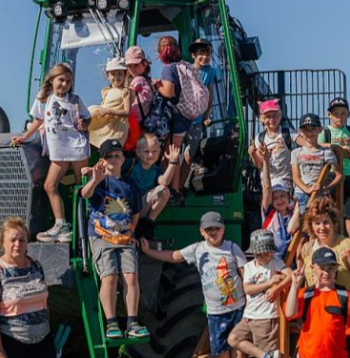 Zaļās klases pasākumā Sarkaņkalnā.