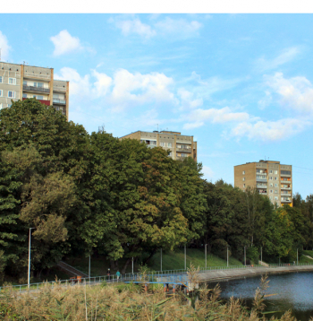 No Brīvības gatves līdz dzelzceļam – 400 metru garumā izbūvēta izgaismota gājēju promenāde. Arī atjaunots kanāla krasta stiprinājums. Gar promenādes malu izveidotas atpūtas vietas – "kabatas" –, kurās izvietoti soliņi.