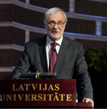 Mārcis Auziņš: "Mūsu ceļš ir, pirmkārt, identificēt, atklāt ģeniālus cilvēkus Latvijā vai tādus citur pasaulē mītošus latviešu izcelsmes cilvēkus, kuriem ir papildu motivācija – būt savā zemē un šeit attīstīt savu pētniecību. Un, otrkārt, nodrošināt viņiem visas iespējas panākumiem."