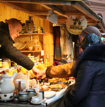 Ziemassvētku tirdziņš.