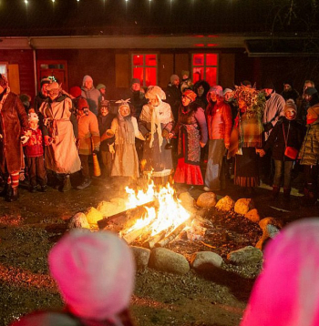 Ziemas Saulgriežu vakars Dzīvesziņas un arodu sētā Jelgavā.