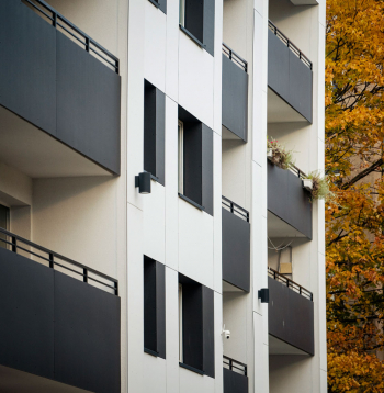 Daudzdzīvokļu nams. Mājoklis. Ilustratīvs foto. 