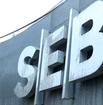 "SEB bankas" galvenā ēka Valdlaučos.