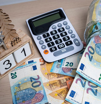 Jaunie algas nodokļi lielai daļai iedzīvotāju nākamgad sola lielākus ienākumus. Taču, lai saņemtu visas nodokļu un nodevu atlaides, kādas nu kuram pienākas, ir vērts izstudēt gan dažādus pašvaldību saistošos noteikumus, gan izmaldīties cauri VID elektroniskās deklarēšanas sistēmas džungļiem.