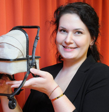 Komandas "Ratiņš labs" dalībniece un EKA programmas "Kultūras vadība" studente Edīte Šķepaste: "Uzsākām šo projektu bez iepriekšējām zināšanām par 3D printeriem un materiālu pārstrādi. Teiksim tā, no jauna izgudrojām riteni."