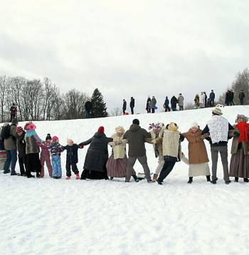 Pienācis laiks pamodināt dabu un arī pašiem sapurināties! Tā Meteni vada Mūrmuižas folkloras draugu kopa “Stutes”