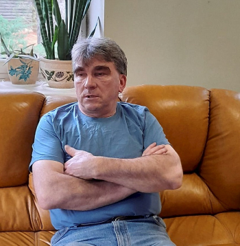 Raimonds Krūmiņš saimnieko Kurmenē. "Zirgi palikuši grūts un sarūkošs bizness, vairāk plezīram un dārgam vaļaspriekam," viņš saka.