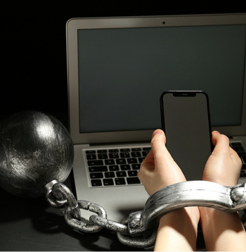 Vardarbība internetā.