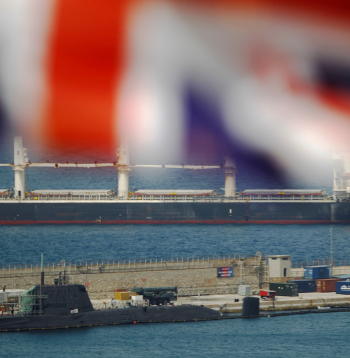 Britu kodolzemūdene “HMS Ambush” Gibraltāra pussalas piekrastē.