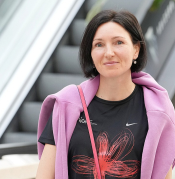 Titulētā Jeļena Prokopčuka daudzus gadus bijusi Rīgas maratona vēstnese, arī šogad savam pirmajam maratonam vai pusmaratonam palīdz sagatavoties 12 programmas "Mans pirmais maratons" dalībniekiem. Tāpat Jeļena pirmo reizi Rīgas maratonā pati skries garāko – 42,195 km – distanci.