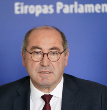 Eiropas Parlamenta (EP) Budžeta komitejas delegācijas vadītājs Latvijā Hēlders Sūza Silva (Portugāle).