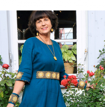 Tamborētas saulītes lina kleitai.