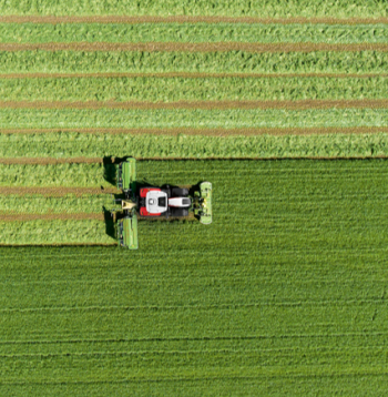 'Krone EasyCut B 950 Collect' pļaujmašīna.