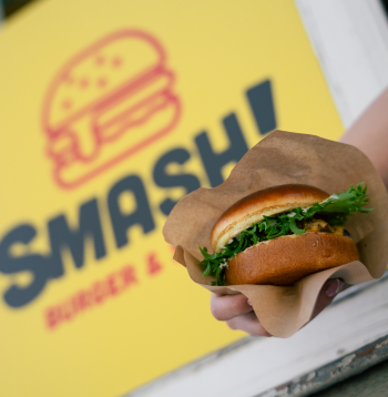 Valodnieki vienojas "smašburgerus" saukt par plānburgeriem vai plāngaļas burgeriem.
