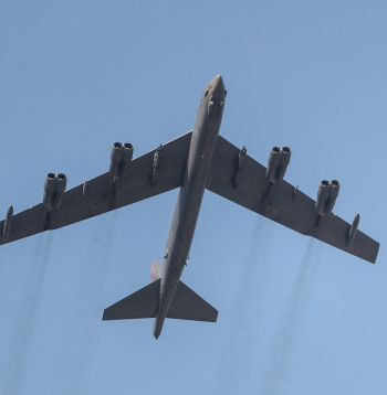 "B-52H Stratofortress".