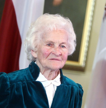 Aktrise Elvīra Baldiņa 2010. gada 1. maijā Rīgas pilī saņēma Triju Zvaigžņu ordeni.
