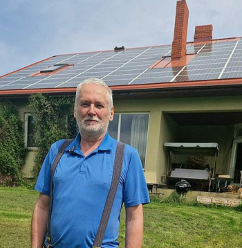 "Neto norēķinu sistēmai (NNS) ir jāvelta vairāk laika un jāiegulda papildu līdzekļi," Edmunds Zālīte dalās pieredzē par jauno mikroģenerācijas norēķinu sistēmu, kuru izmanto. "Daudzi negrib ņemties ar akumulācijas sistēmām, kā arī vairāk pieskatīt elektrosistēmu, proti, pārdot tad, kad cena ir augsta, un pirkt, kad tā ir zema, tāpēc paliek pie neto uzskaites sistēmas (NUS), jo tā ir vienkāršāka."