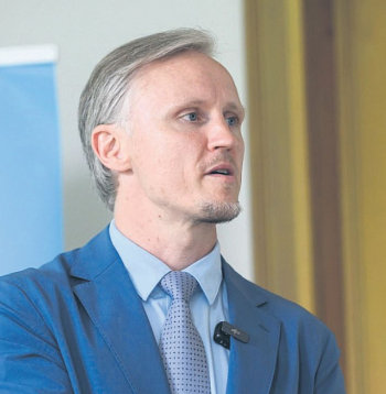 "Eiropas Komisijas plāns "ReArm Europe/Gatavība 2030" ir instruments, kas runas par Eiropas aizsardzību arī Latvijā beidzot ļaus pārvērst konkrētos ieguldījumos," tiekoties ar Latvijas aizsardzības industrijas pārstāvjiem un diskusijas dalībniekiem par ES likumdošanas iniciatīvām aizsardzības nostiprināšanas jomā, uzsvēra Eiropas Parlamenta deputāts Rihards Kols.
