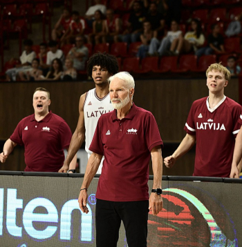 Ainars Zvirgzdiņš pirmajā piegājienā darbā ar Latvijas jauniešu izlasēm sasniedza mērķi, atgriežot U-20 komandu Eiropas čempionāta A divīzijā.