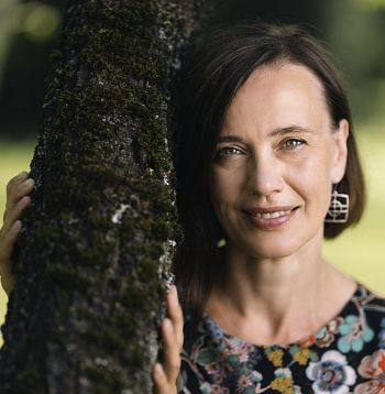 Gundega Šmite: "Komponējot jutu Baltvilka klātbūtni, lai gan personīgi viņu nepazinu. Lasot daudzus viņa dzejoļus un klausoties, kā viņš tos skandē, sajutu viņa dzirkstošo, humorpilno un gaišo garu."