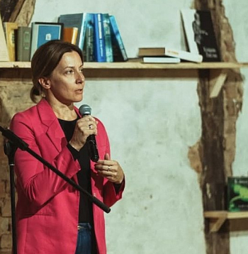 Rūjienas pilsētas bibliotēkas vadītāja Ilze Krastiņa.
