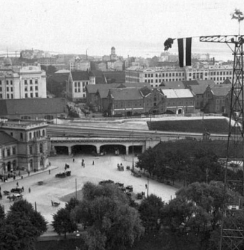Karogotais Rīgas radiotornis.