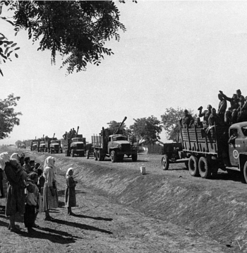 PSRS armija ASV automašīnās 1944. gadā.