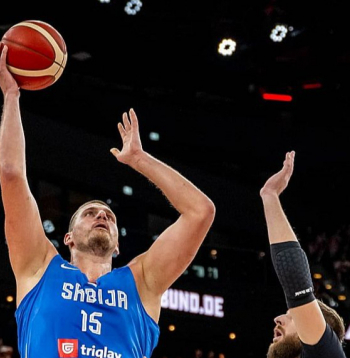 Serbs Nikola Jokičs ir spilgtākā basketbola zvaigzne, kuru sagaidām nākamnedēļ ierodamies uz Eiropas čempionātu Rīgā.
